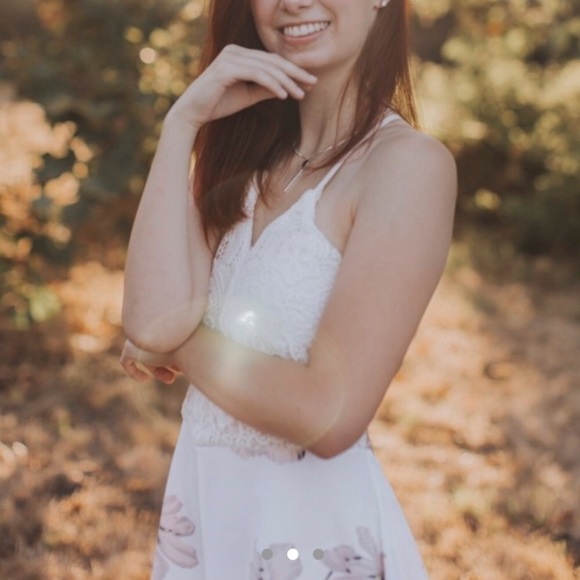 RESTOCKED Floral Lace Backless Summer VNeck Romper - Picture 3 of 7